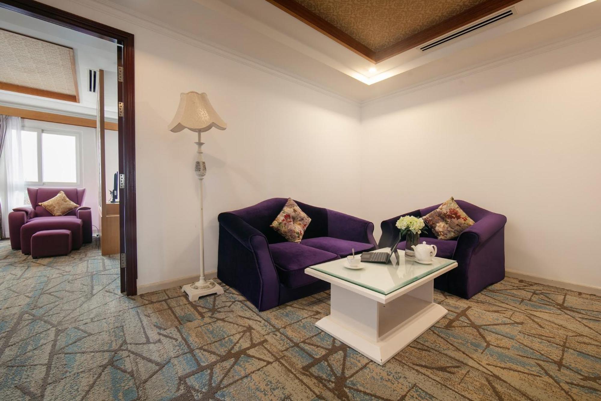 Nesta Hotel Can Tho Exterior foto